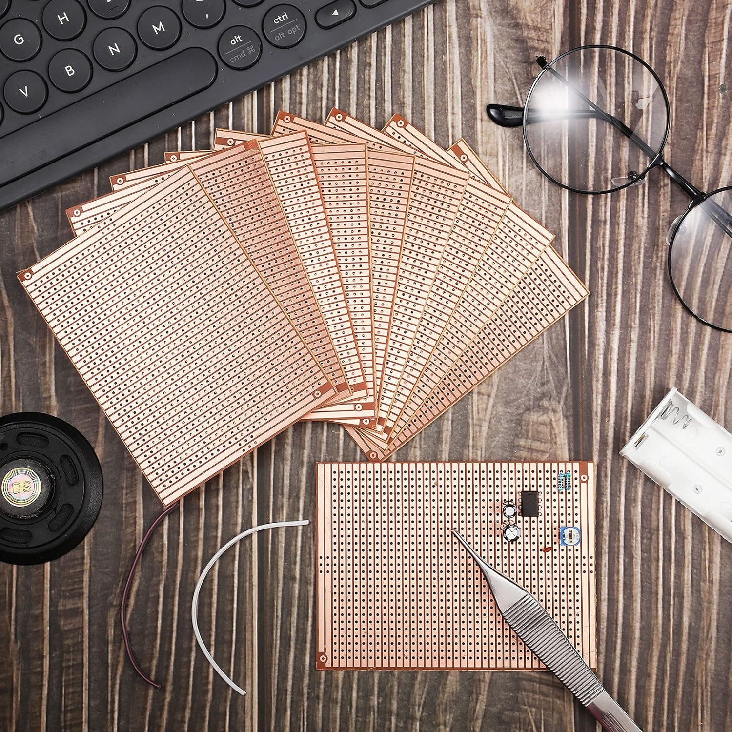 10 PCS 73mm x 100mm PCB Board Prototype Kit Protoboard Copper Strip Board Circuit Board Breadboards 957 Holes Perfboard Universal Printed Circuit Breadboard for DIY Soldering Electronic Projects